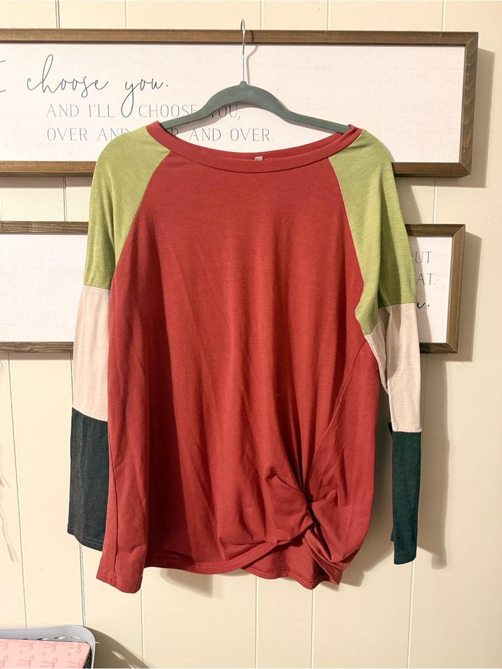 Colorblock Twist-Hem Raglan Top - Rust/Olive
